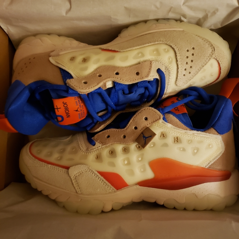 New in box Delta Jordan 2 Hyper Royal & Orange 8